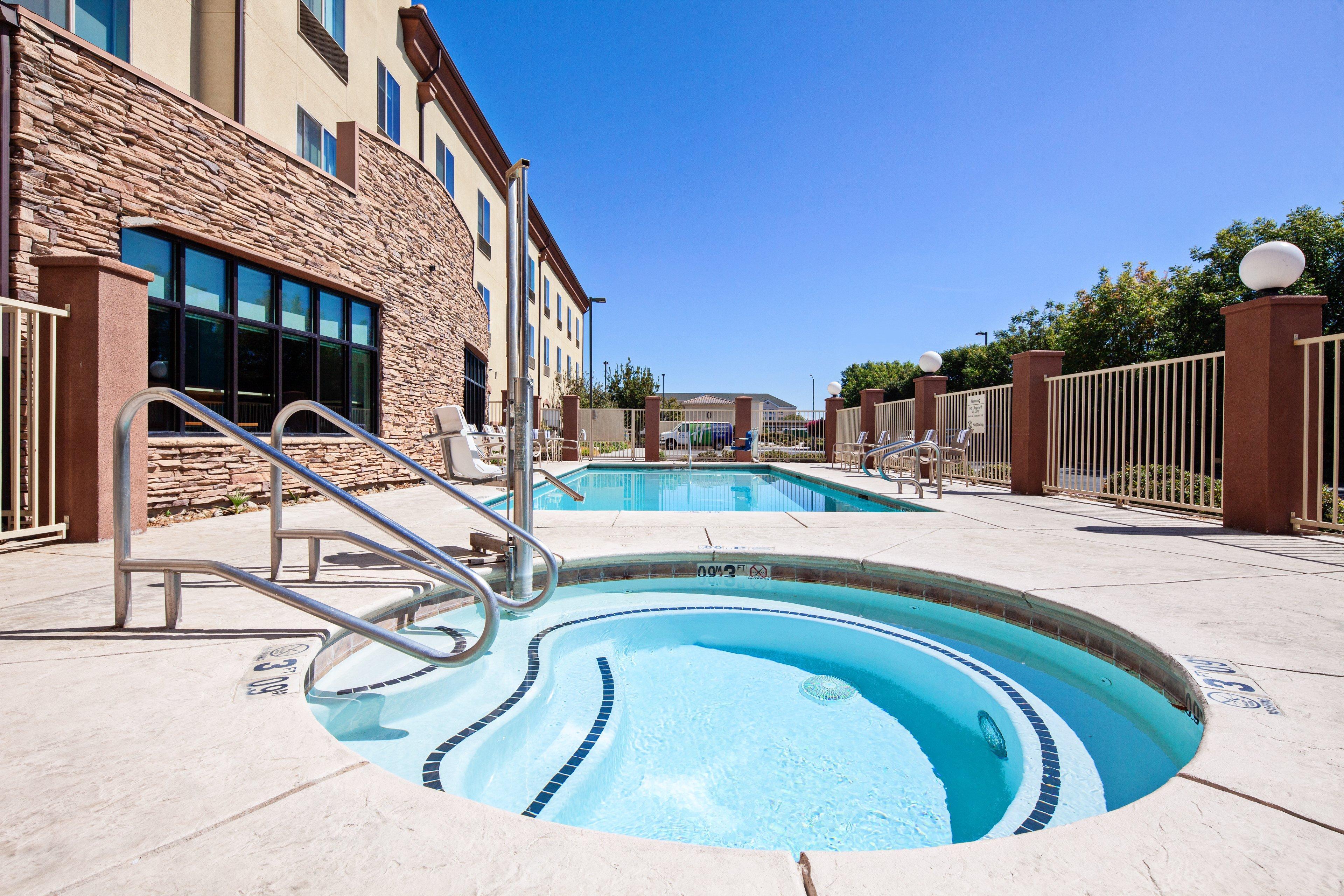 Holiday Inn Express & Suites Clovis Fresno Area By Ihg Экстерьер фото