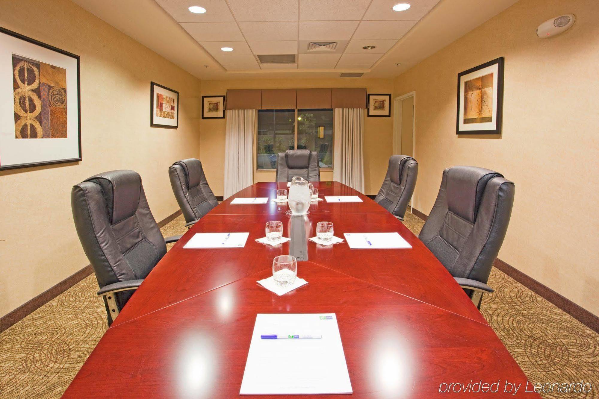 Holiday Inn Express & Suites Clovis Fresno Area By Ihg Удобства фото